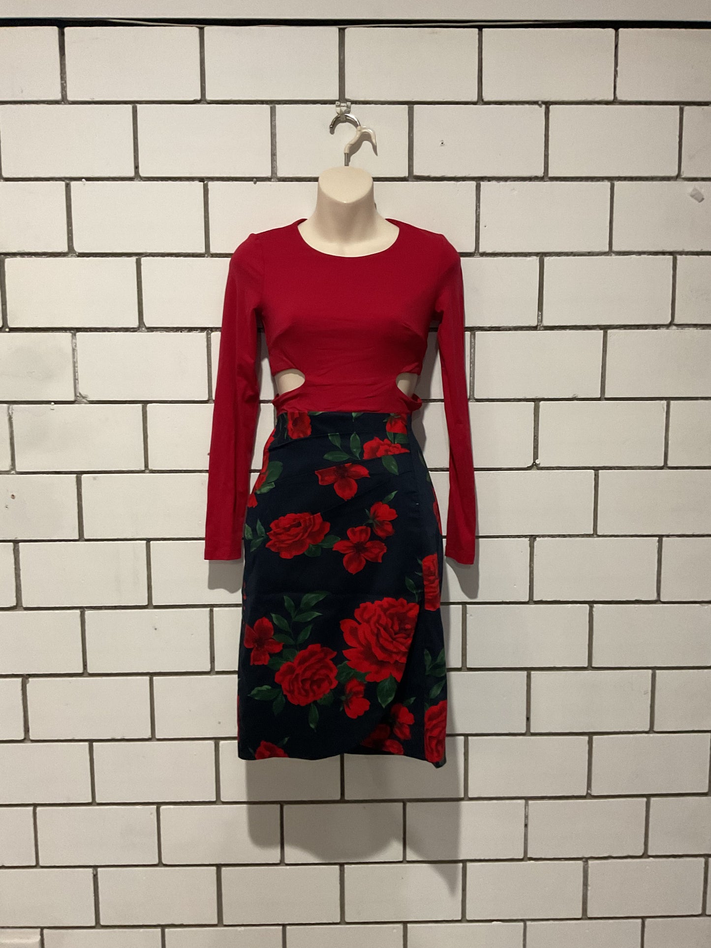 Review Floral Pencil Skirt Women’s Size 8